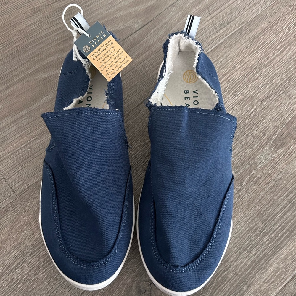 VIONIC BEACH FLATS